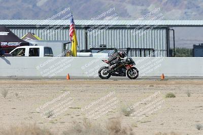 media/Oct-05-2025-CVMA (Sun) [[beeef4f201]]/Race 10-Formula Lightweight Twins Shootout/